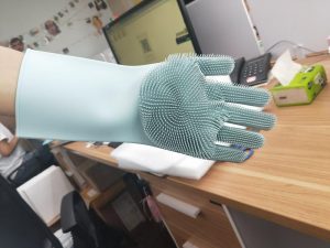 Magic silicone gloves